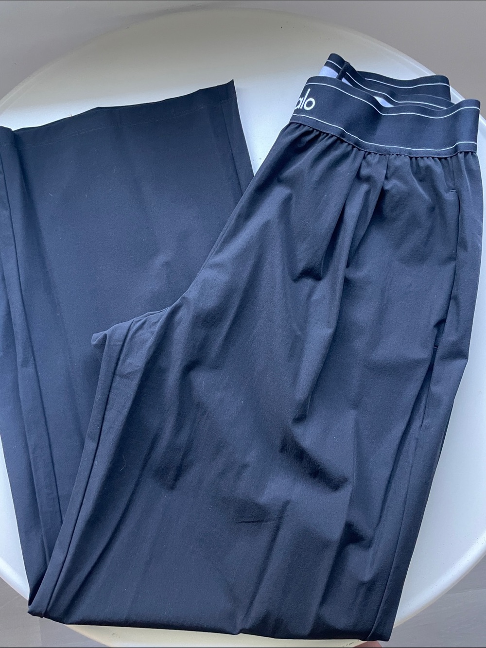 ALO Yoga Black Straight-Leg Wide Pants - Picture 3 of 3